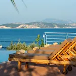 Seafront Karavi With Private Sea Access - Iris Lefkada Vila *