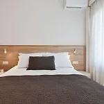 Seafront Karavi With Private Sea Access - Iris Lefkada *