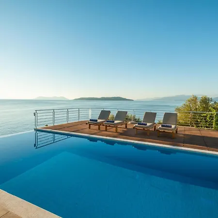 Seafront Karavi With Private Sea Access - Iris Lefkada 别墅