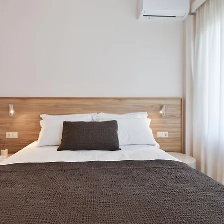 Seafront Karavi With Private Sea Access - Iris Lefkada *