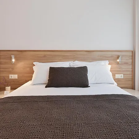 Seafront Karavi With Private Sea Access - Iris Lefkada Вилла