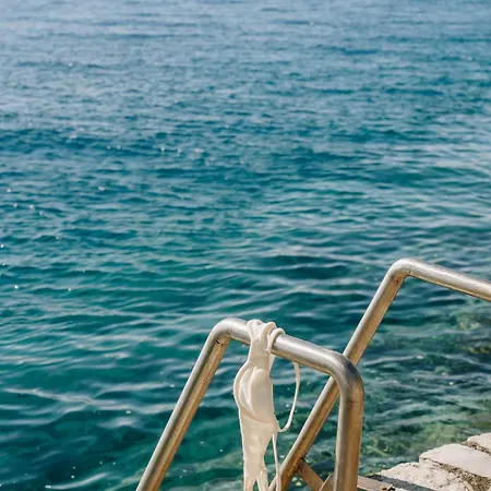 Seafront Karavi With Private Sea Access - Iris Lefkada