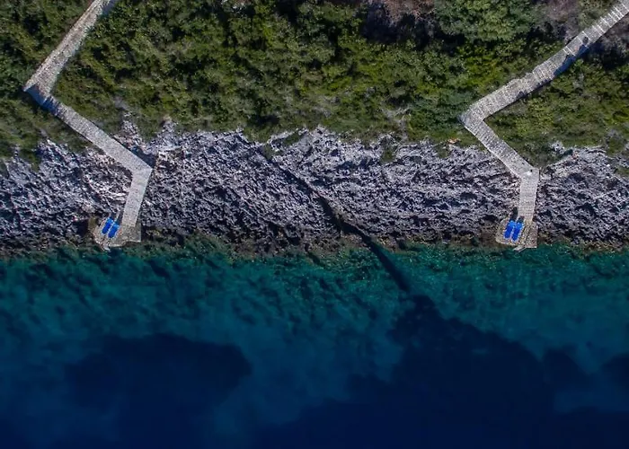 Seafront Karavi With Private Sea Access - Iris Lefkada ヴィラ *