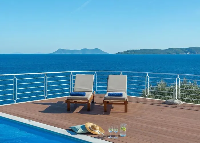 Seafront Karavi With Private Sea Access - Iris Lefkada シヴォタ