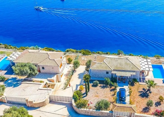 וילה Seafront Karavi With Private Sea Access - Iris Lefkada