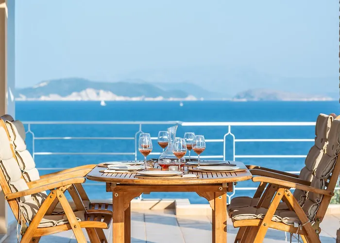 Seafront Karavi With Private Sea Access - Iris Lefkada ヴィラ シヴォタ