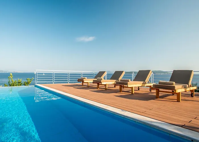 Seafront Karavi With Private Sea Access - Iris Lefkada סיבוטה