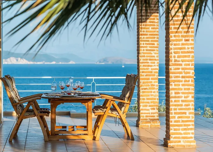 ヴィラ Seafront Karavi With Private Sea Access - Iris Lefkada