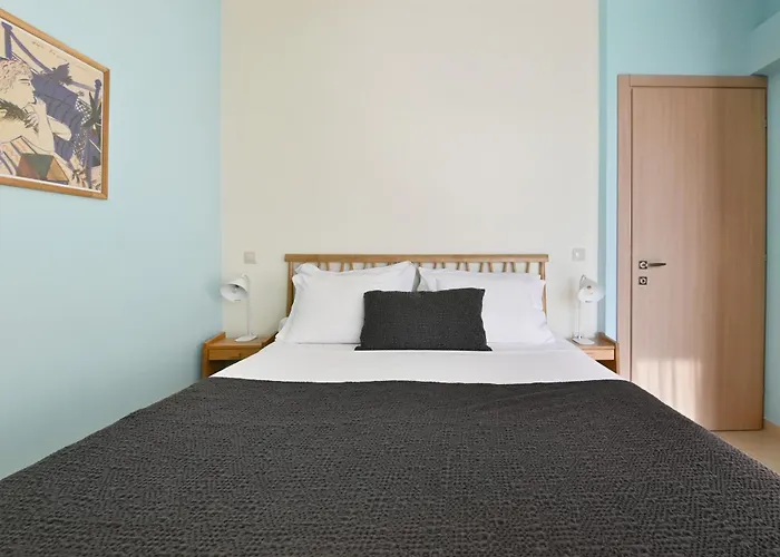 Seafront Karavi With Private Sea Access - Iris Lefkada * シヴォタ