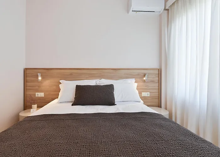 Seafront Karavi With Private Sea Access - Iris Lefkada *